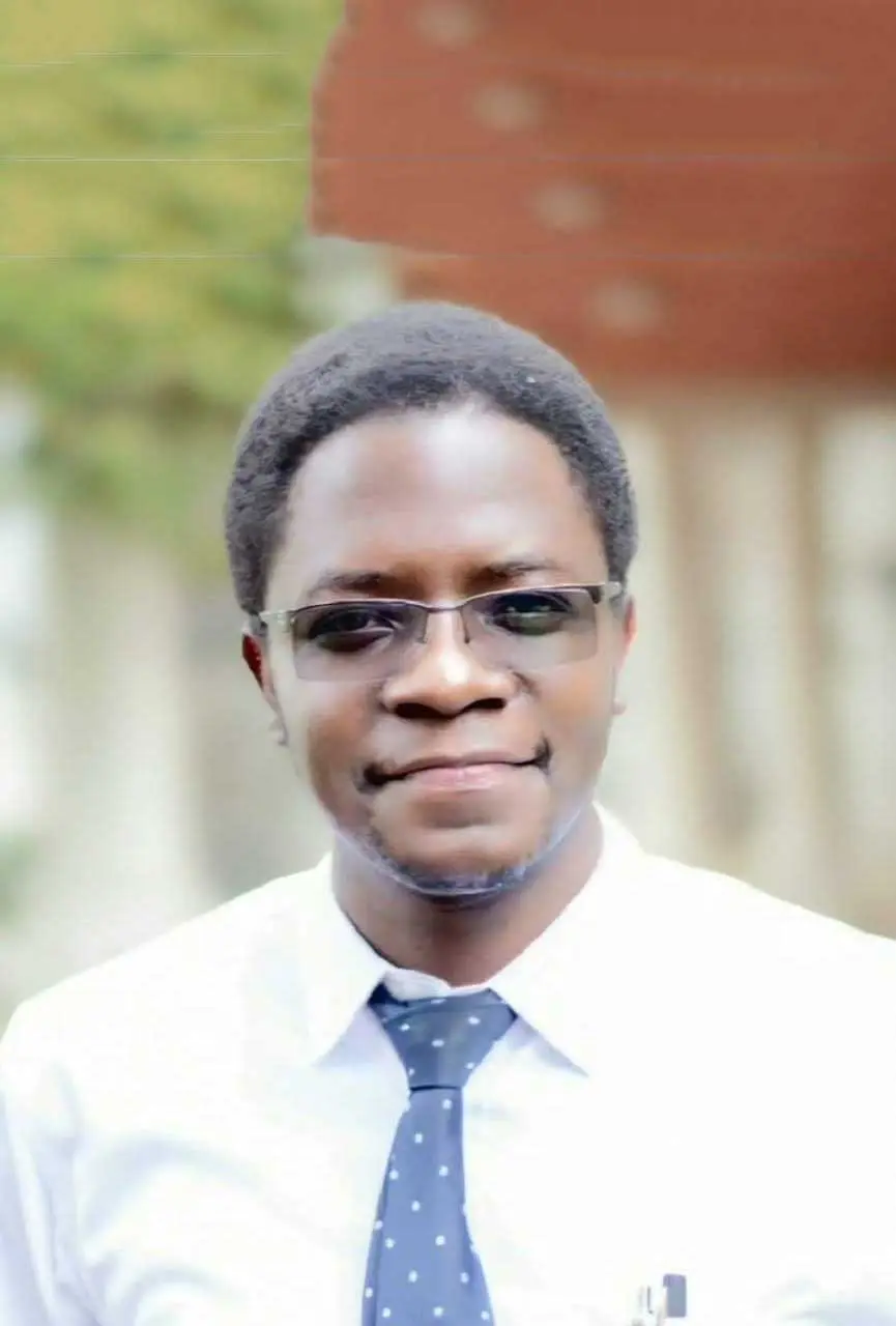 Dr. E. Kakai
